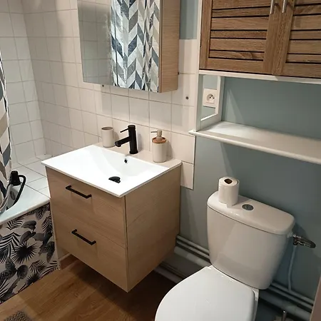 T1 Bis Cosy Avec 6 Couchages Proche De La - Quartier Minimes * La Rochelle (Charente-Maritime)